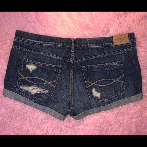 💛 A&F Shorts 💛 - Picture 2 of 4